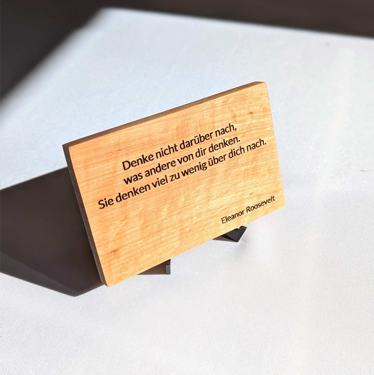 Premium Zitat-Holzshild aus Buche – personalisiertes Holzschild mit individuellem Zitat