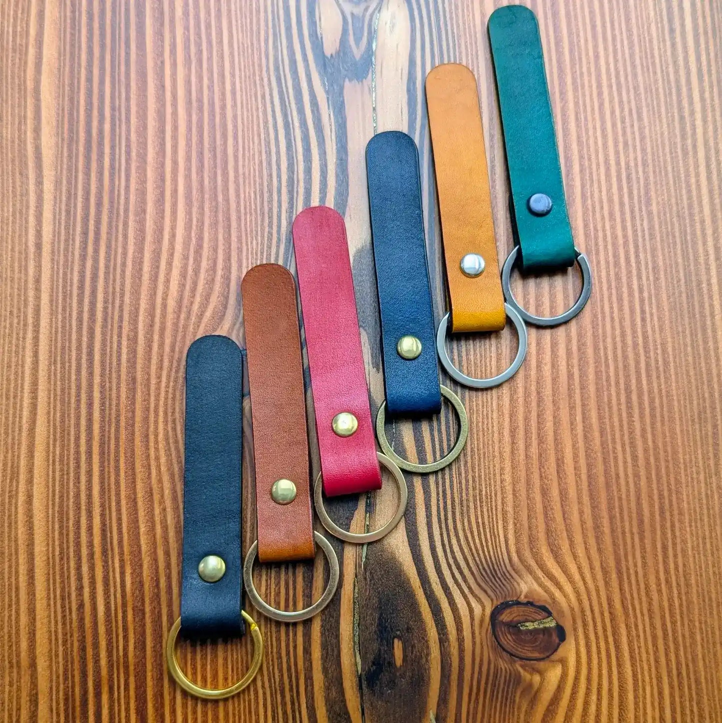Kleiner Leder Schlüsselanhänger Simpli – handgemacht & in vielen Farben