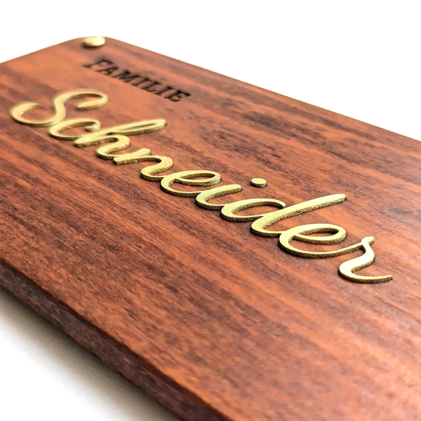 Gold Türschild – exklusives, vergoldetes Namensschild aus Holz & Leder