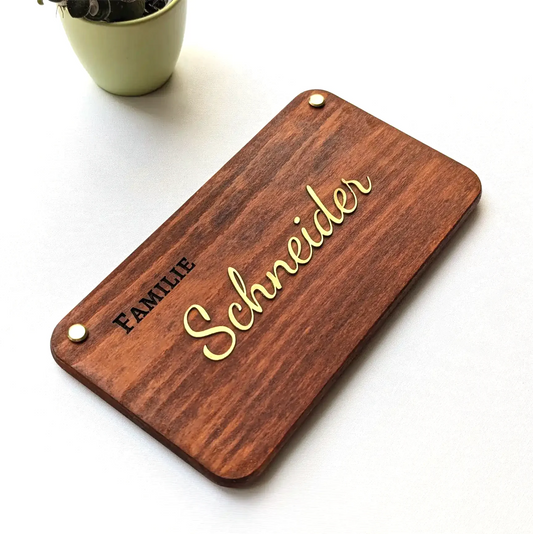 Gold Türschild – exklusives, vergoldetes Namensschild aus Holz & Leder