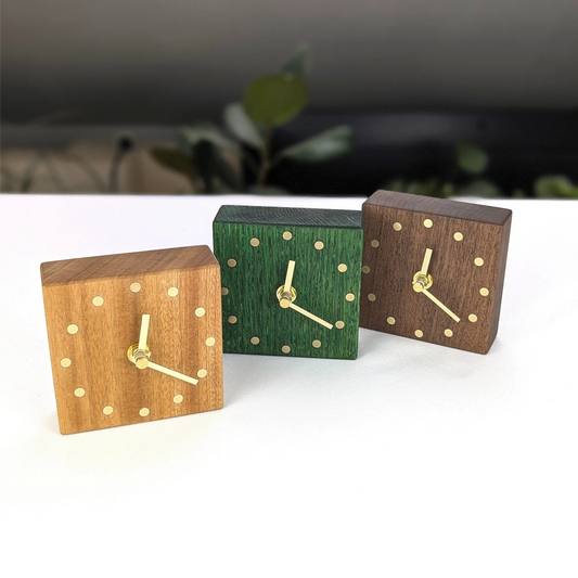 KloK KloK - Elegante Designuhr aus Massivholz mit Messing Inlays & Leder Rückseite