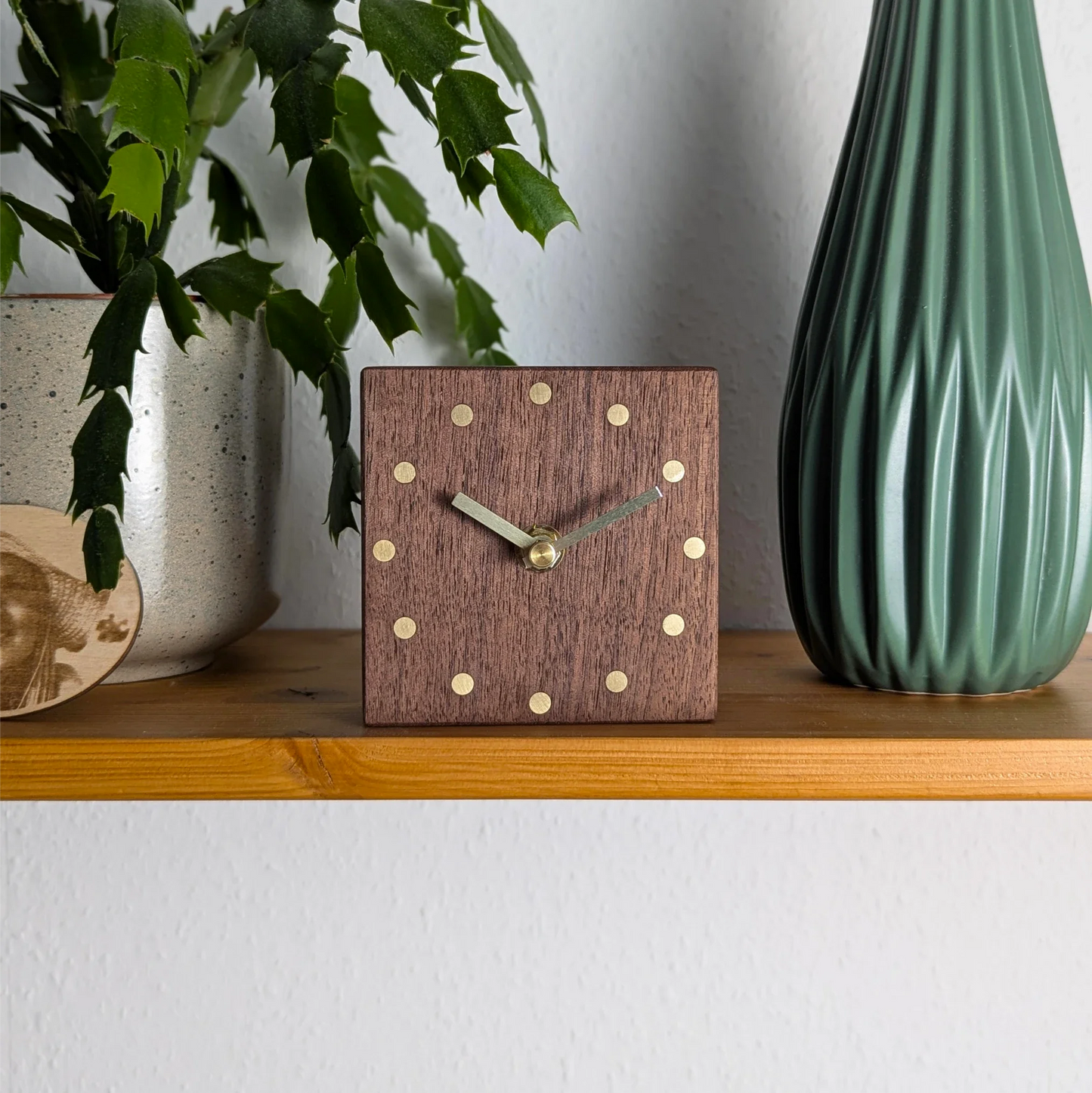 KloK KloK - Elegante Designuhr aus Massivholz mit Messing Inlays & Leder Rückseite