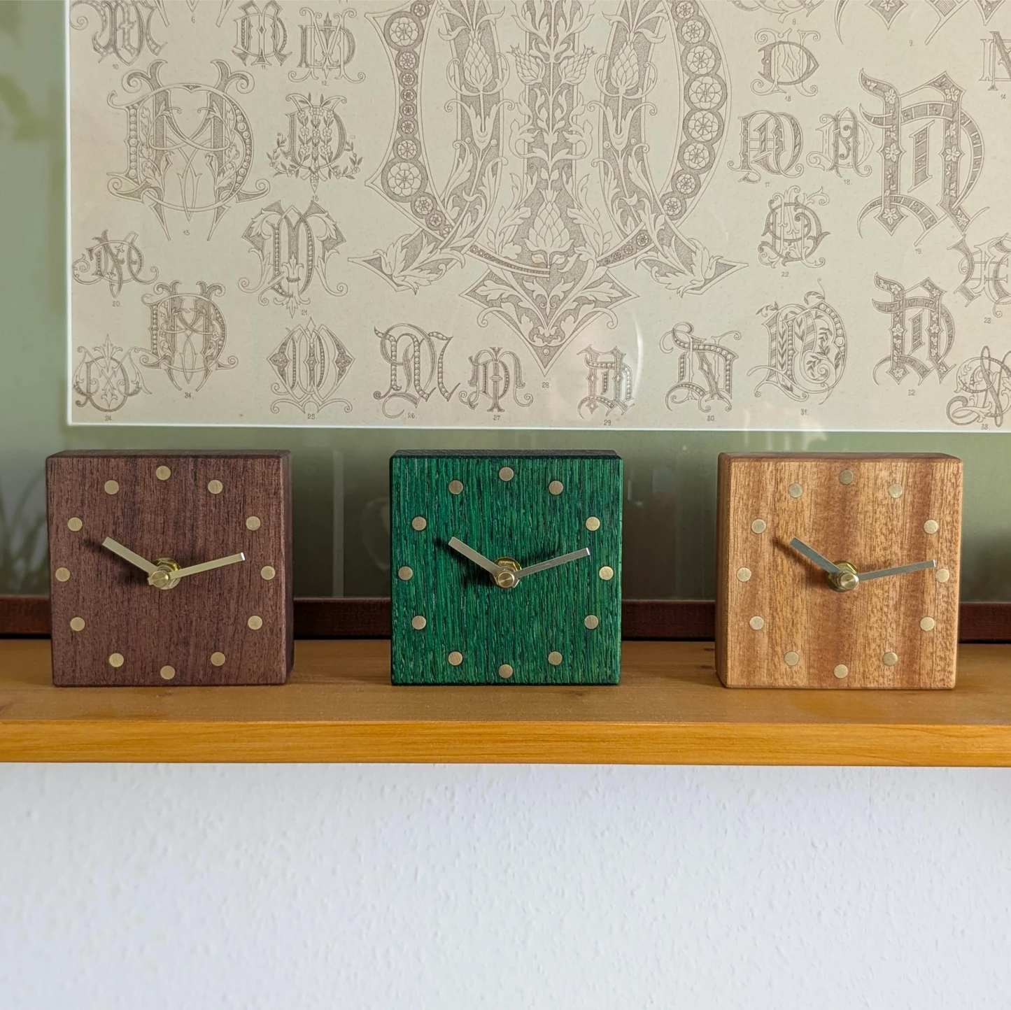 KloK KloK - Elegante Designuhr aus Massivholz mit Messing Inlays & Leder Rückseite