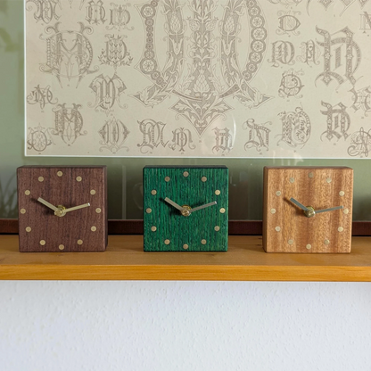 KloK KloK - Elegante Designuhr aus Massivholz mit Messing Inlays & Leder Rückseite