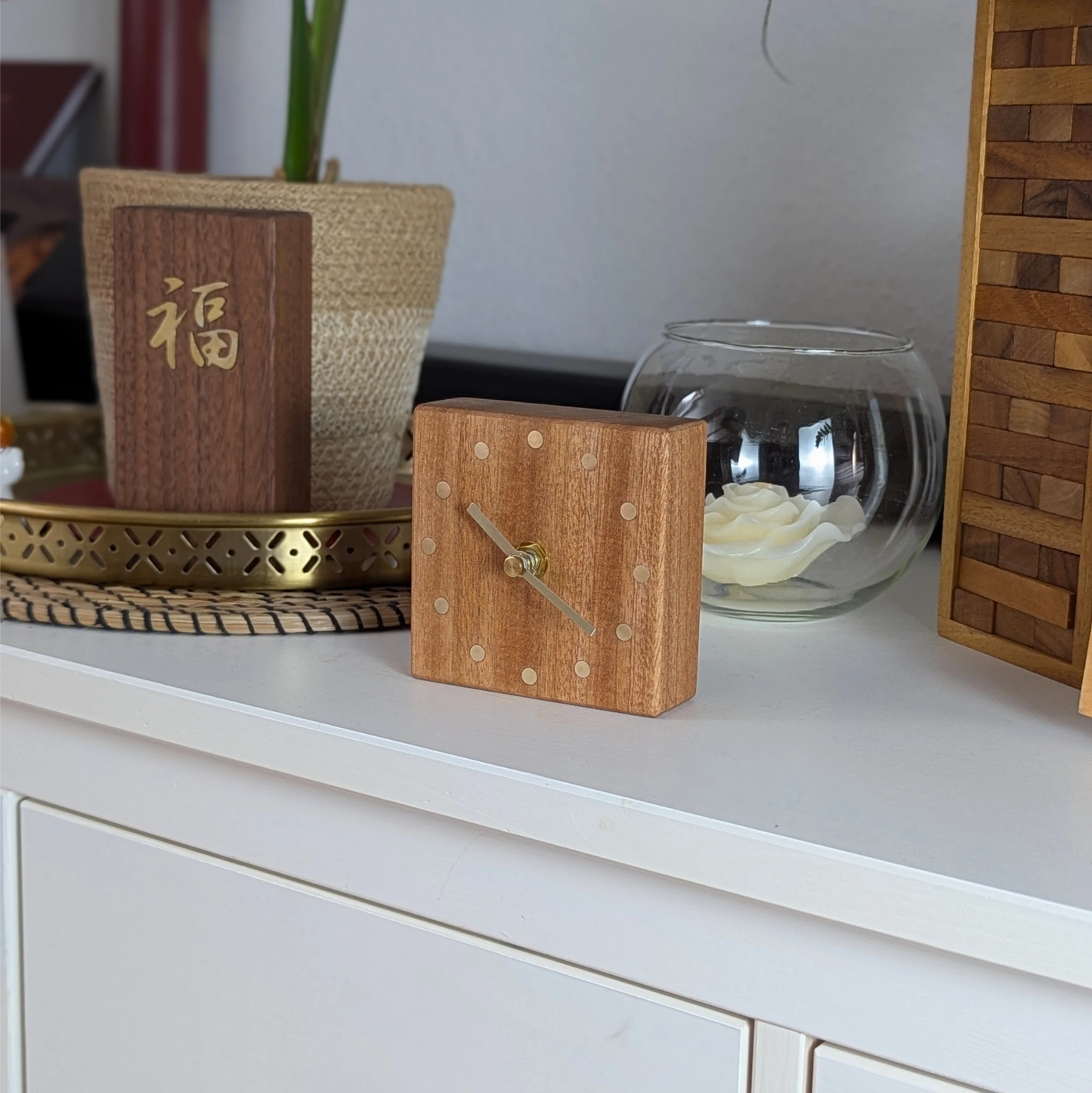 KloK KloK - Elegante Designuhr aus Massivholz mit Messing Inlays & Leder Rückseite