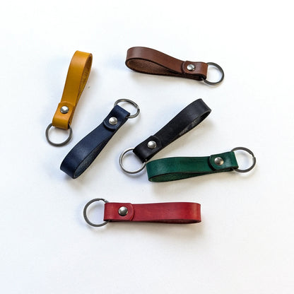 Handgefertigter Schlüsselanhänger "Elegance" aus Leder – personalisiert & in viele Farben