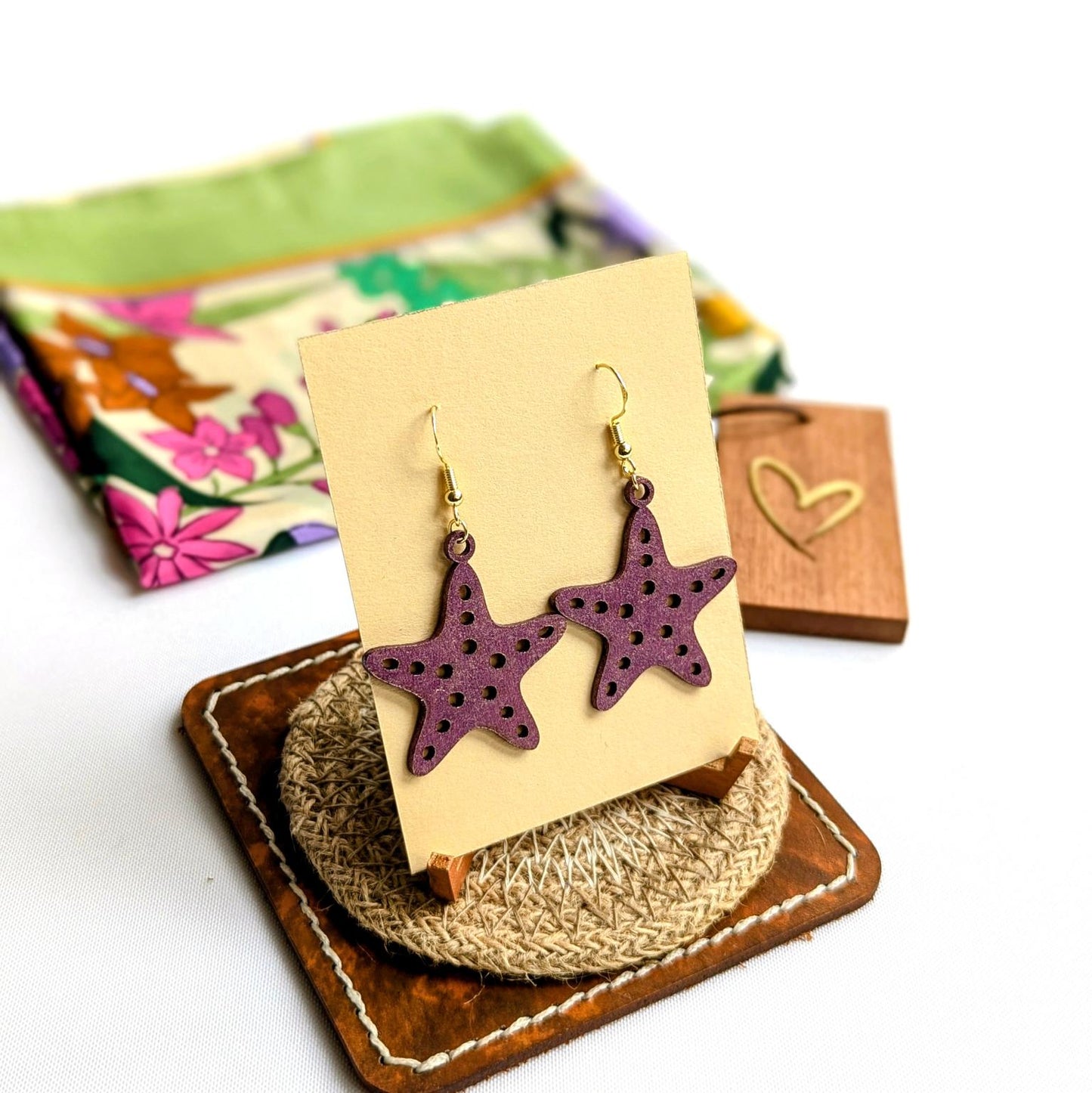 LAW Ocean Lederohrringe – Federleicht. Funkelnd. Voller Charakter.