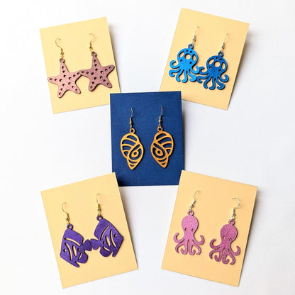 LAW Ocean Lederohrringe – Federleicht. Funkelnd. Voller Charakter.