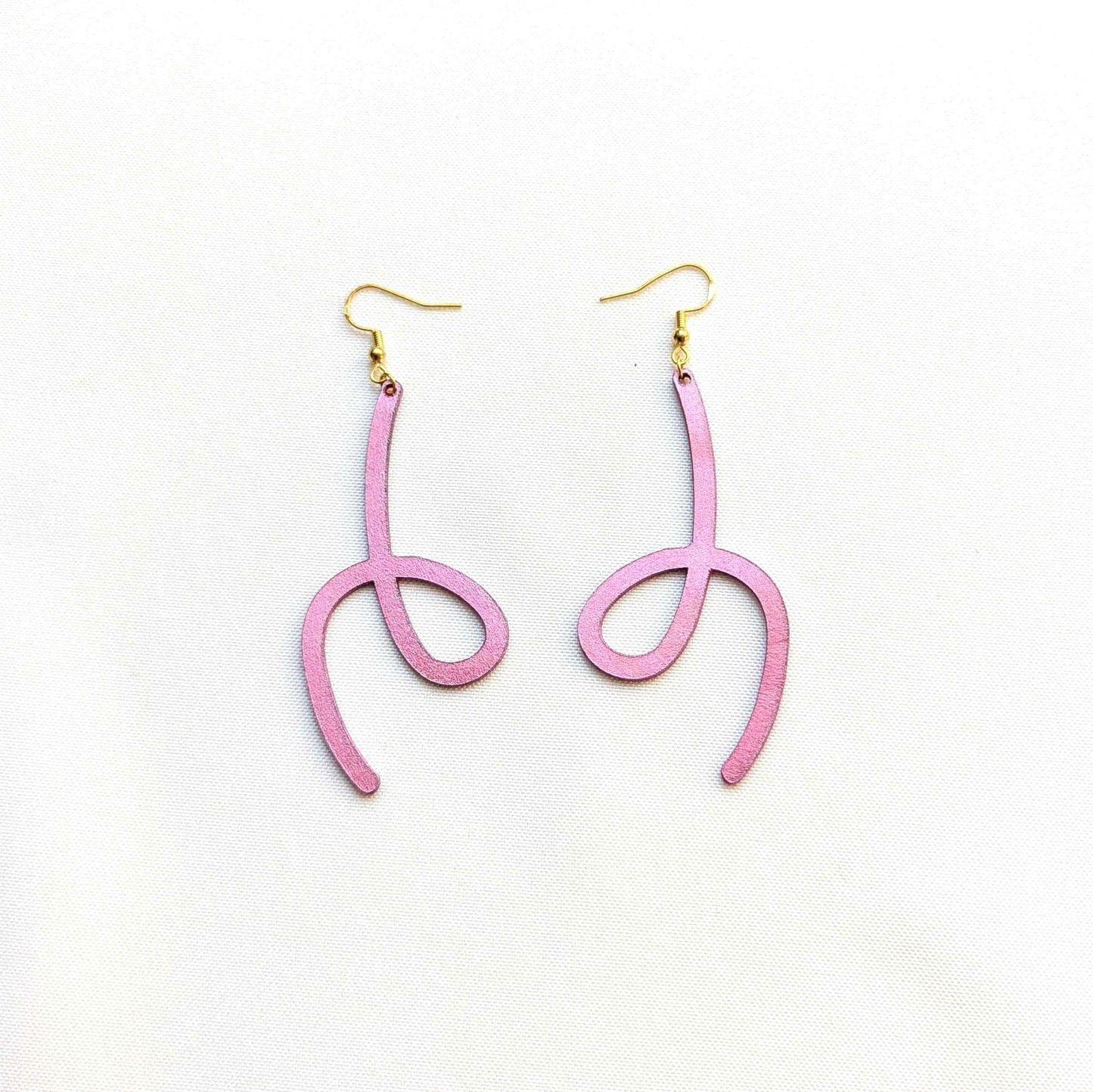 WiglyD Metallic Leather Earrings LAW - Featherlight. Sparkling. Full of Character.