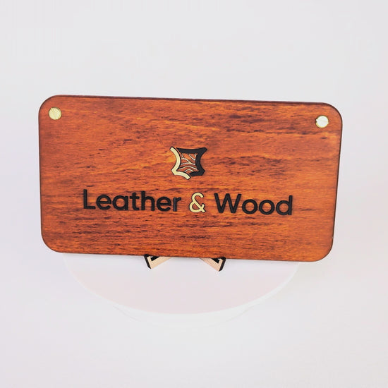 Handgemachte Meisterwerke aus Leder & Holz - Leather&Wood